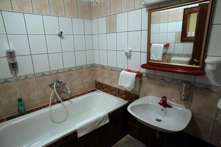 Hotel Dunav Sremski Karlovci Rom bilde