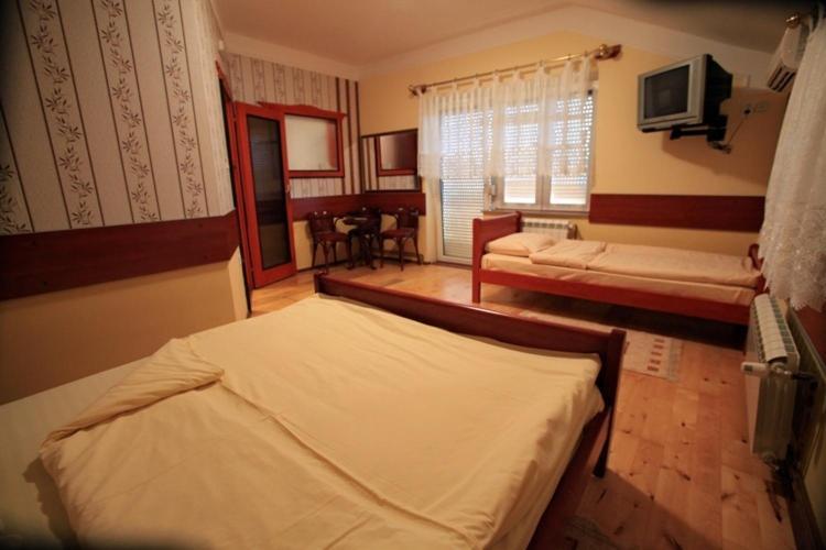 Hotel Dunav Sremski Karlovci Rom bilde