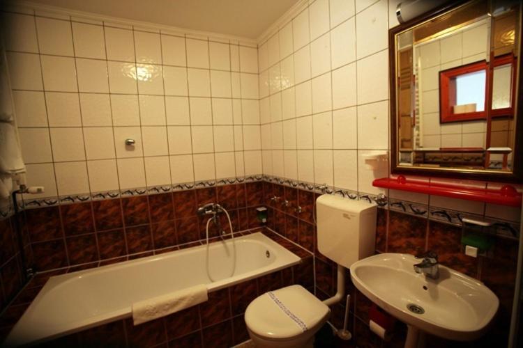 Hotel Dunav Sremski Karlovci Eksteriør bilde